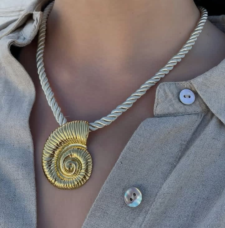 Concha collar